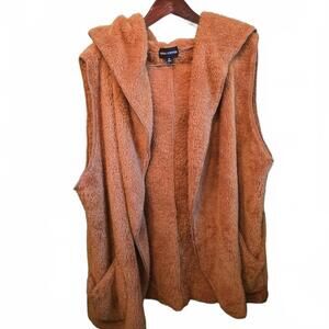 Zenana Outfitters Women's 2X Hooded Faux Fur Vest in Orange